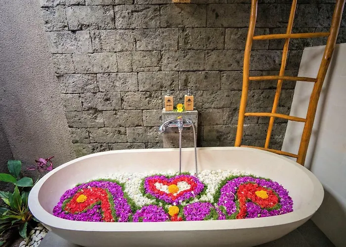 Villa Three Gold Luxury Private Ubud